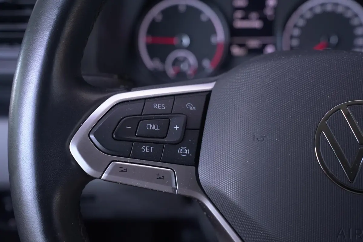 2.0 TDI 110 pk L2H1 Airco, Apple Carplay, Camera, Cruise Control, Laadruimte Pakket, PDC V+A, 3-Zits