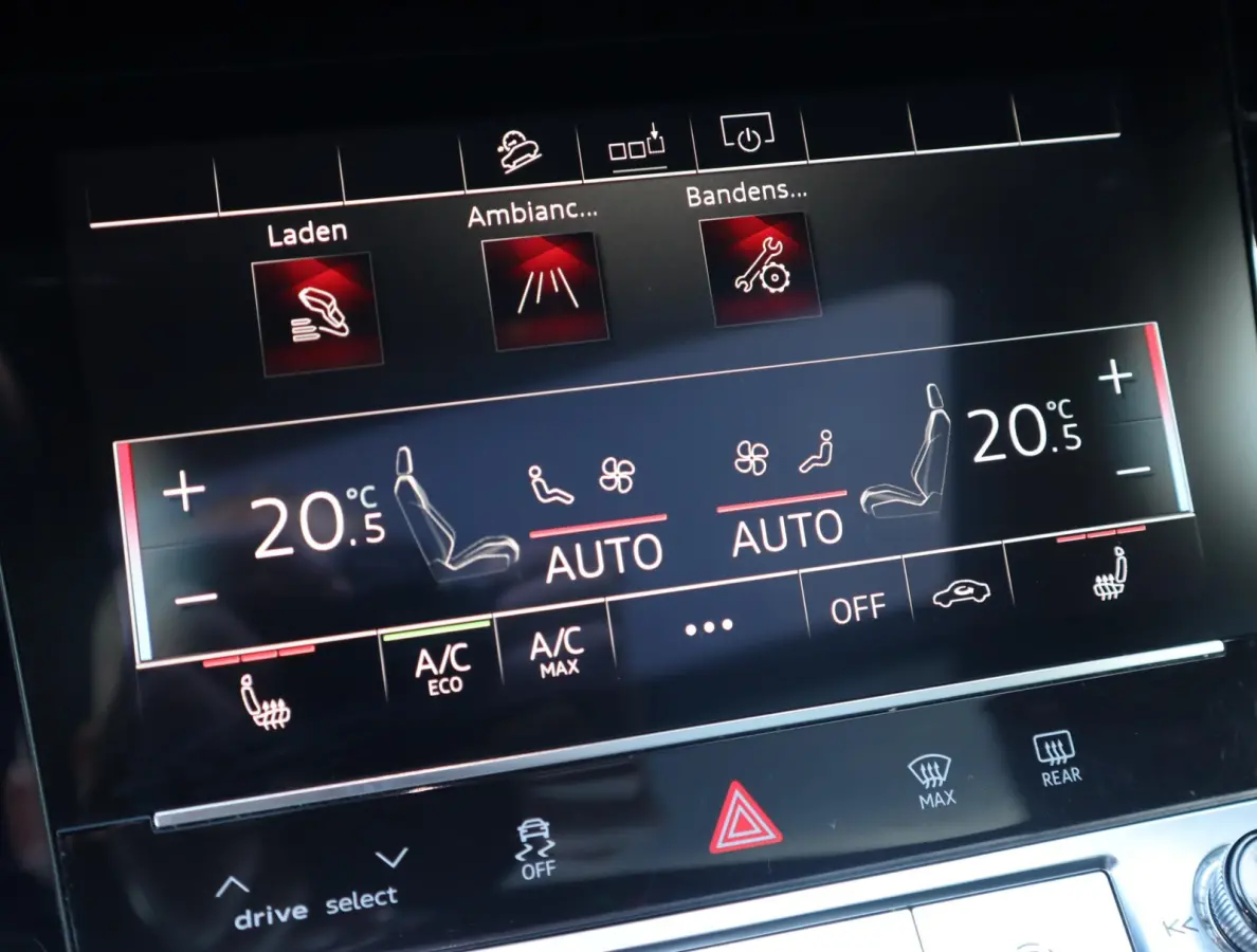 e-tron 55 quattro advanced Pro Line Plus 95 kWh | Pano | Trekhaak | ACC | Leer