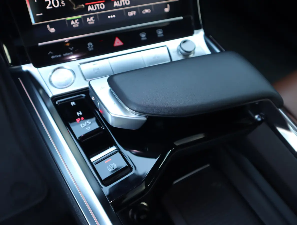 e-tron 55 quattro advanced Pro Line Plus 95 kWh | Pano | Trekhaak | ACC | Leer
