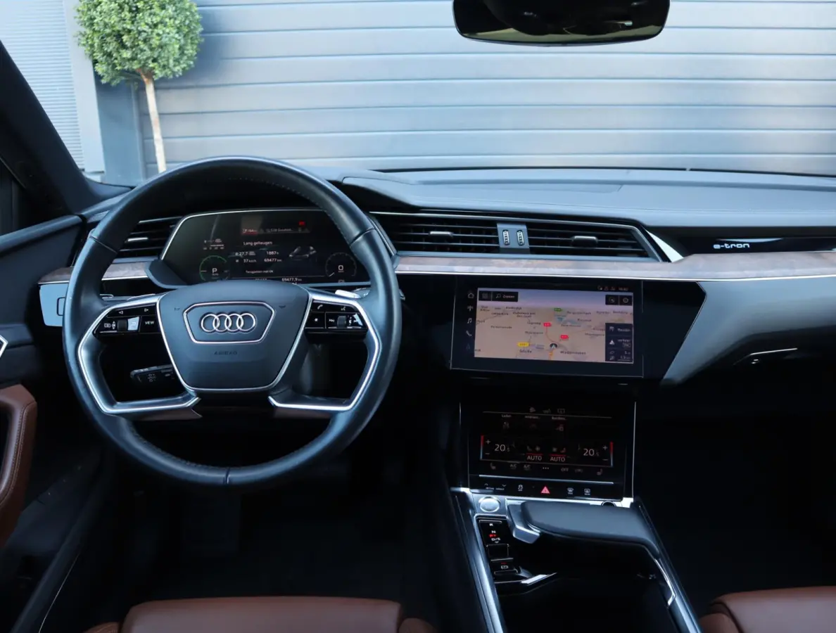 e-tron 55 quattro advanced Pro Line Plus 95 kWh | Pano | Trekhaak | ACC | Leer