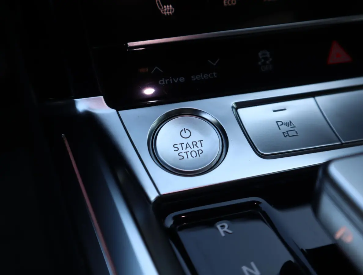 e-tron 55 quattro advanced Pro Line Plus 95 kWh | Pano | Trekhaak | ACC | Leer