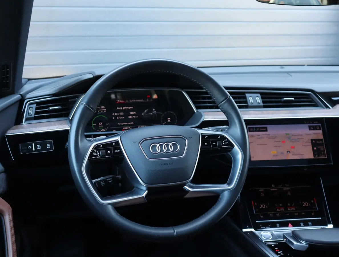 e-tron 55 quattro advanced Pro Line Plus 95 kWh | Pano | Trekhaak | ACC | Leer