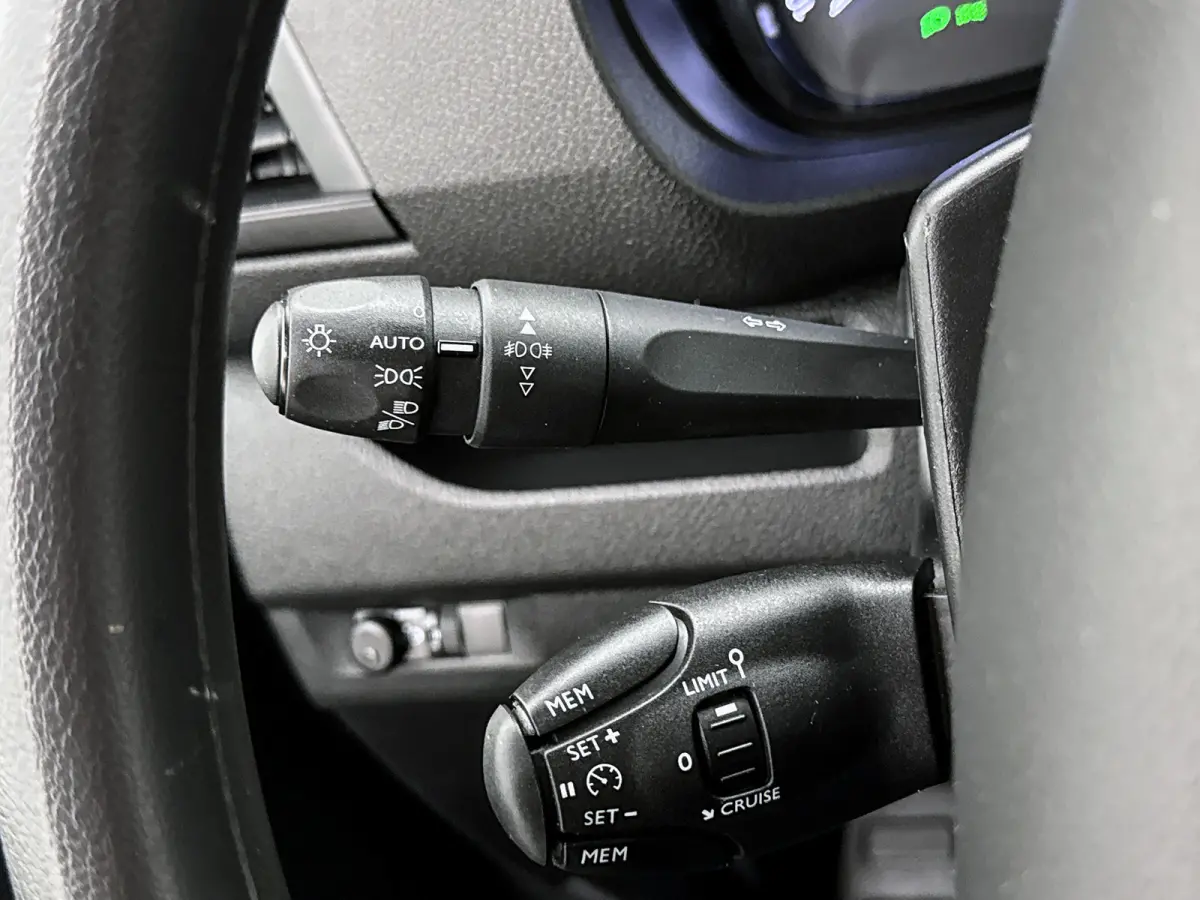2.0 D-4D 145pk Navigatie Blind Spot Camera