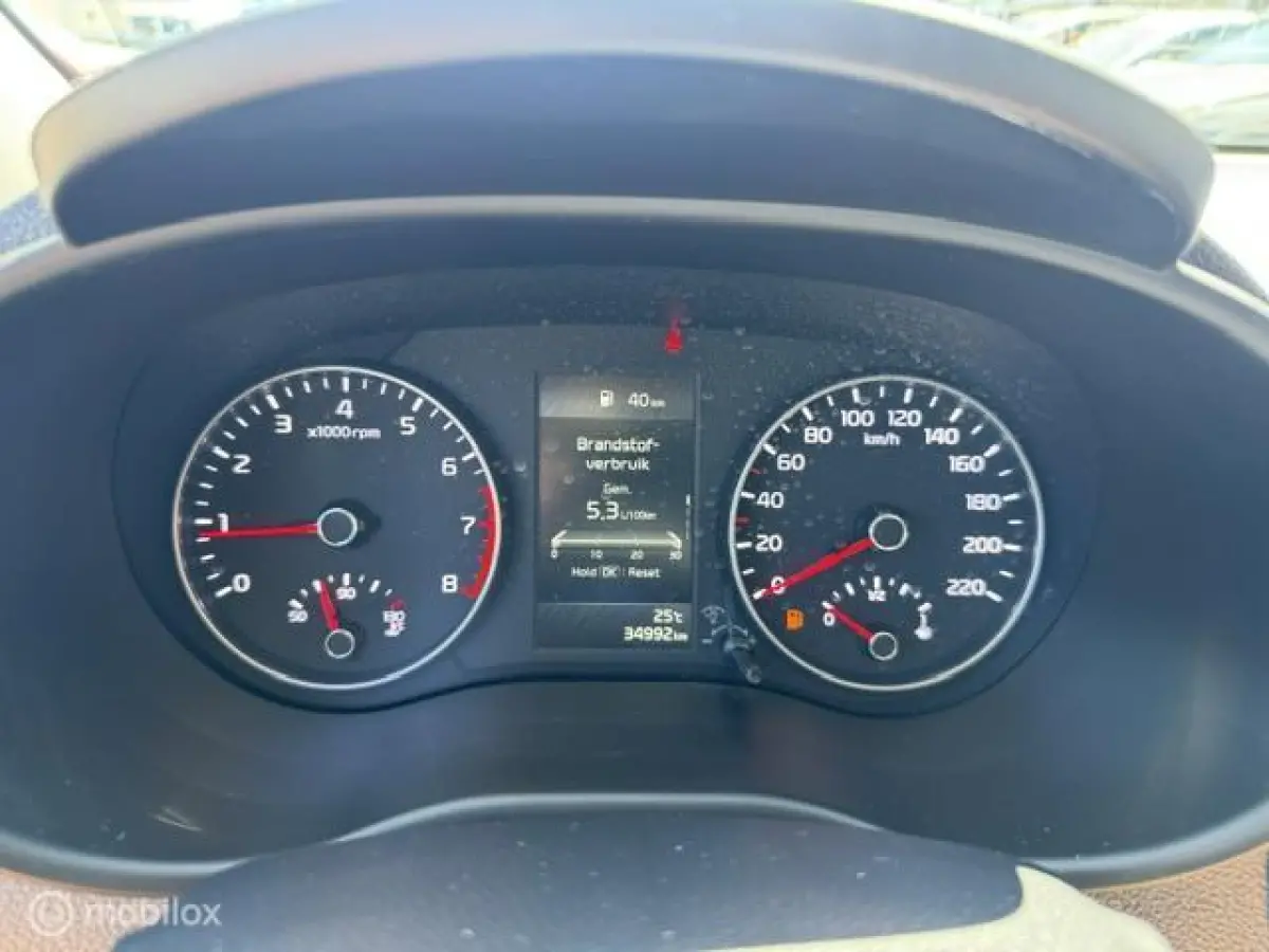 1.0 Dynamic Edition - Stoel & Stuurverwarming, Navigatie via Carplay, Camera achter, Airco, Electr - ramen en spiegels, Deurvergr. met afst.diening, Priveglas, Sport Velgen