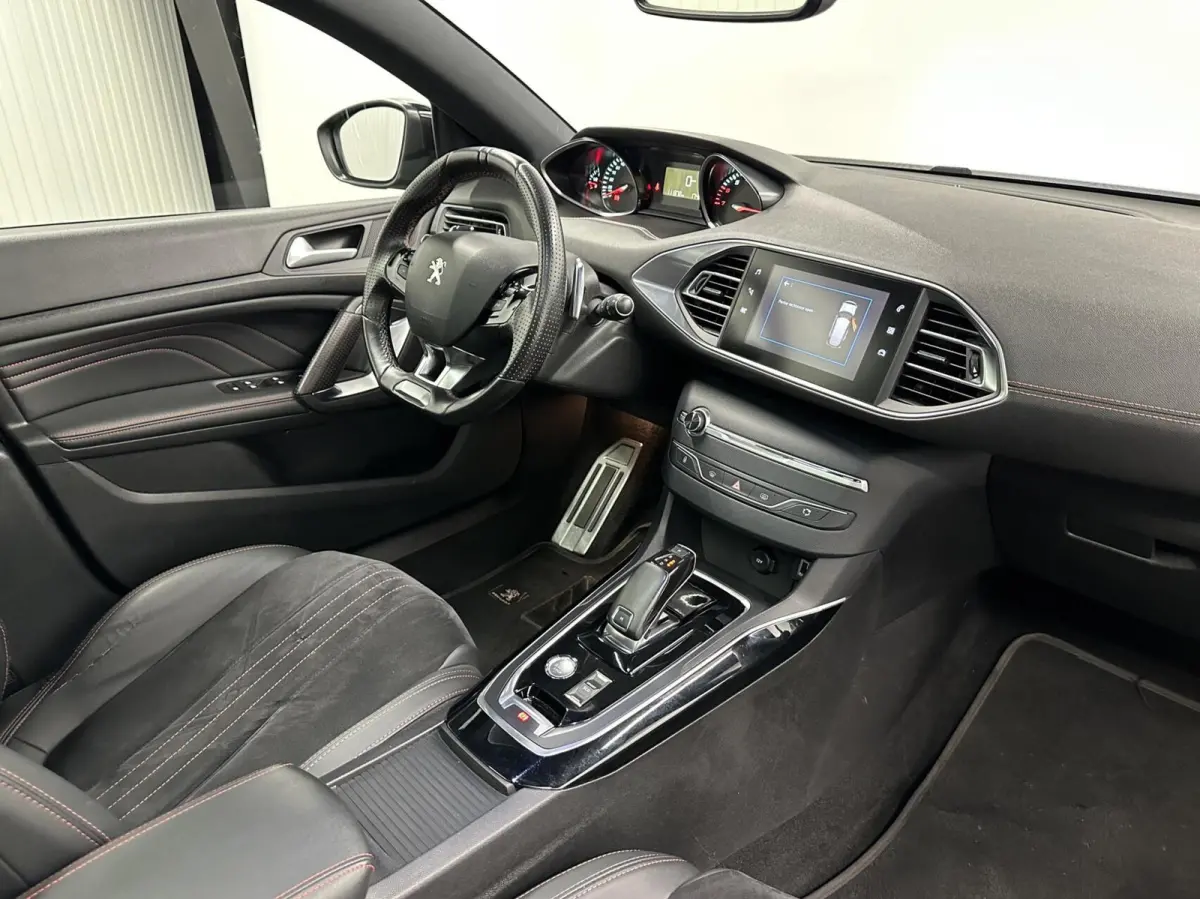 1.2 PureTech GT-Line PANO CARPLAY NAVI ECC CRUISE.