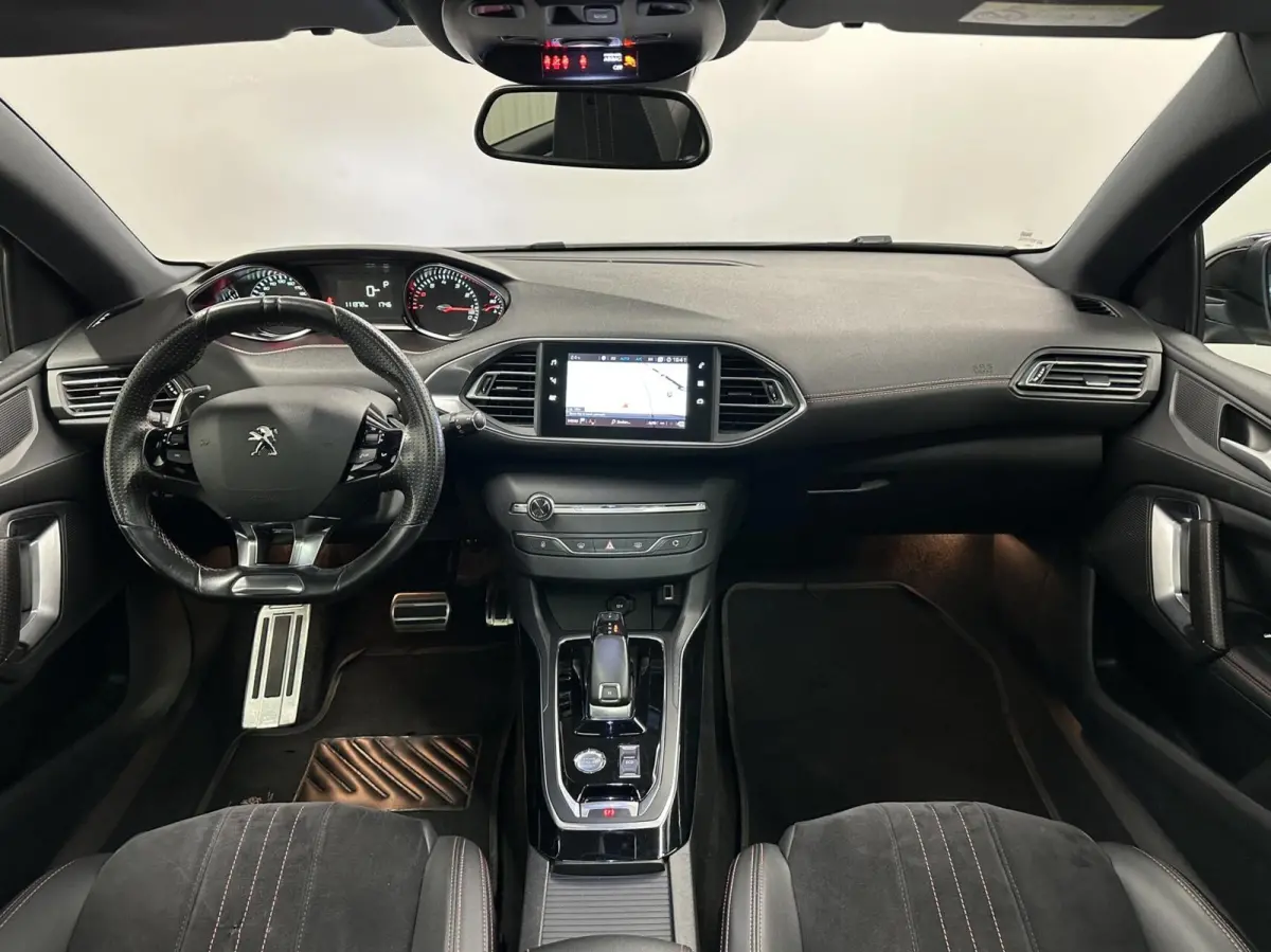 1.2 PureTech GT-Line PANO CARPLAY NAVI ECC CRUISE.