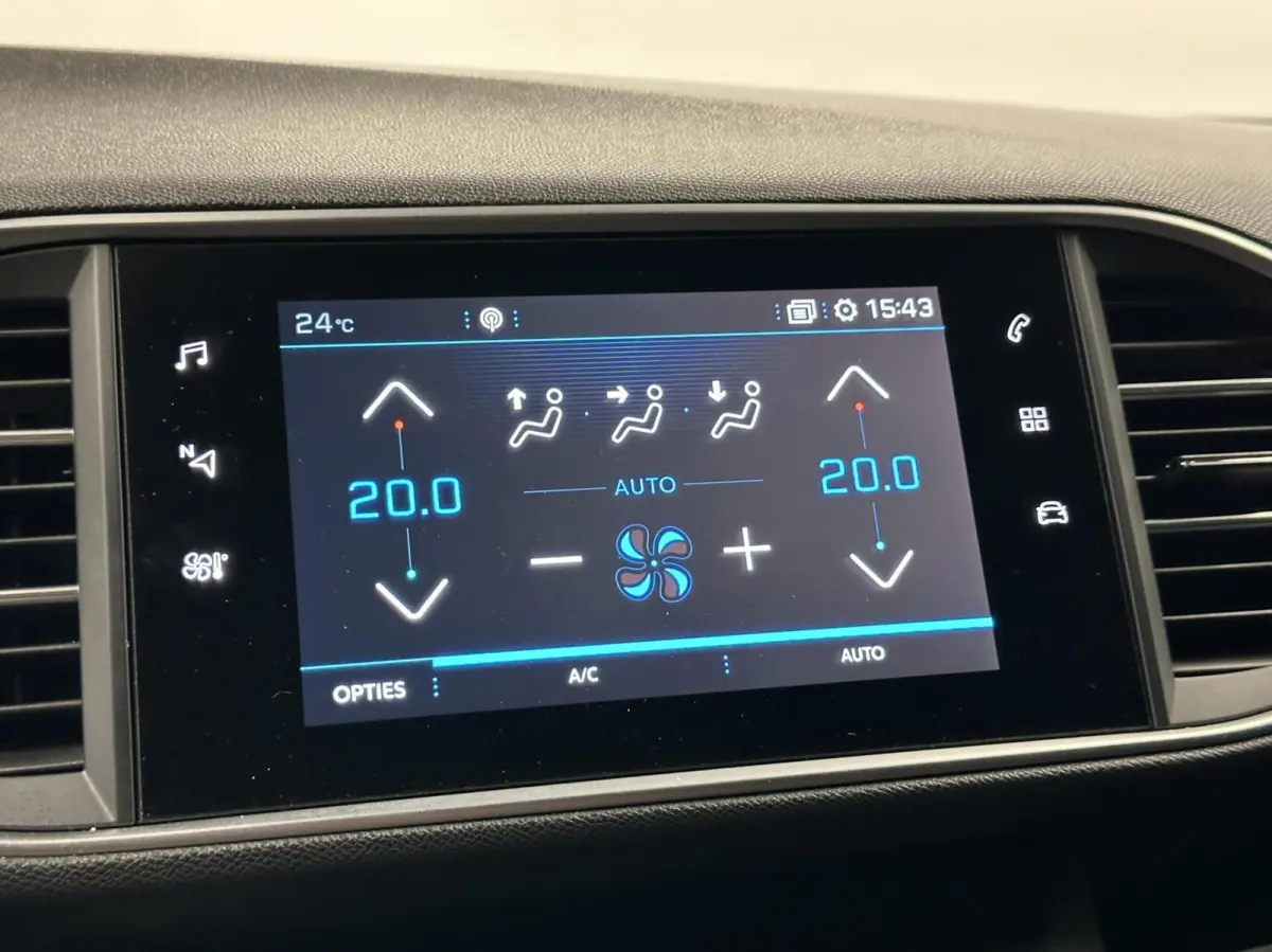 1.2 PureTech GT-Line PANO CARPLAY NAVI ECC CRUISE.