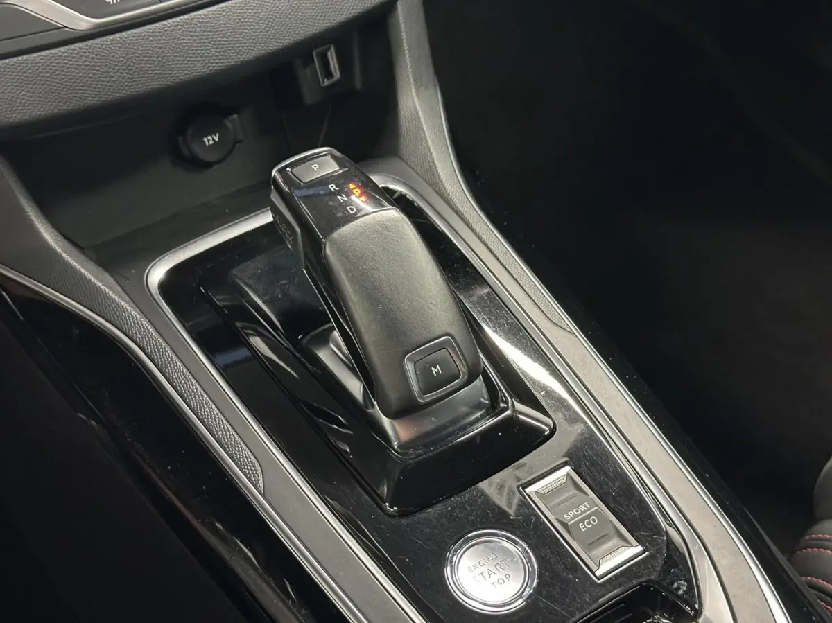 1.2 PureTech GT-Line PANO CARPLAY NAVI ECC CRUISE.