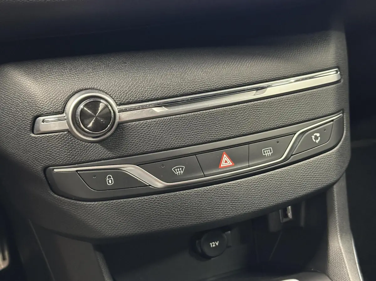 1.2 PureTech GT-Line PANO CARPLAY NAVI ECC CRUISE.
