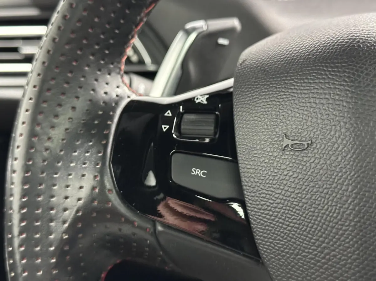 1.2 PureTech GT-Line PANO CARPLAY NAVI ECC CRUISE.