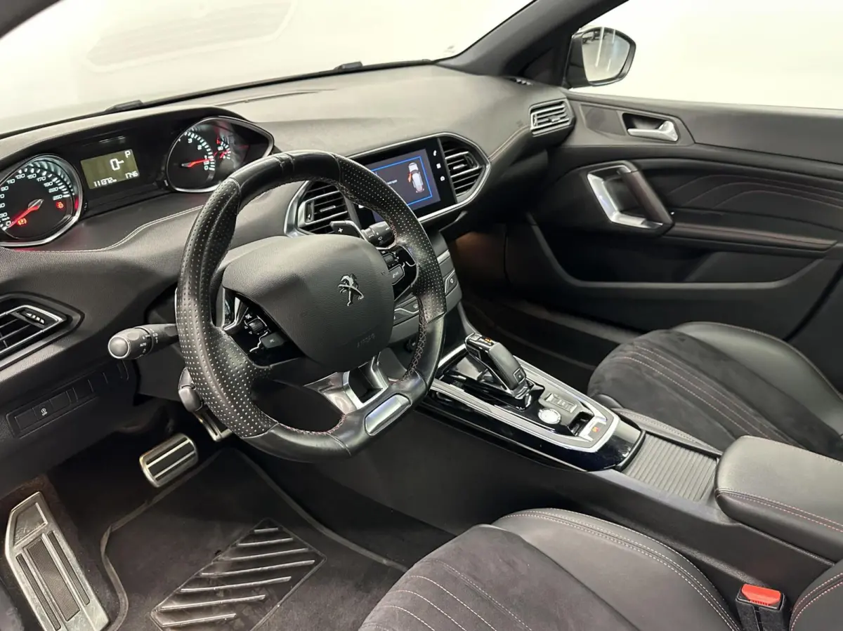 1.2 PureTech GT-Line PANO CARPLAY NAVI ECC CRUISE.
