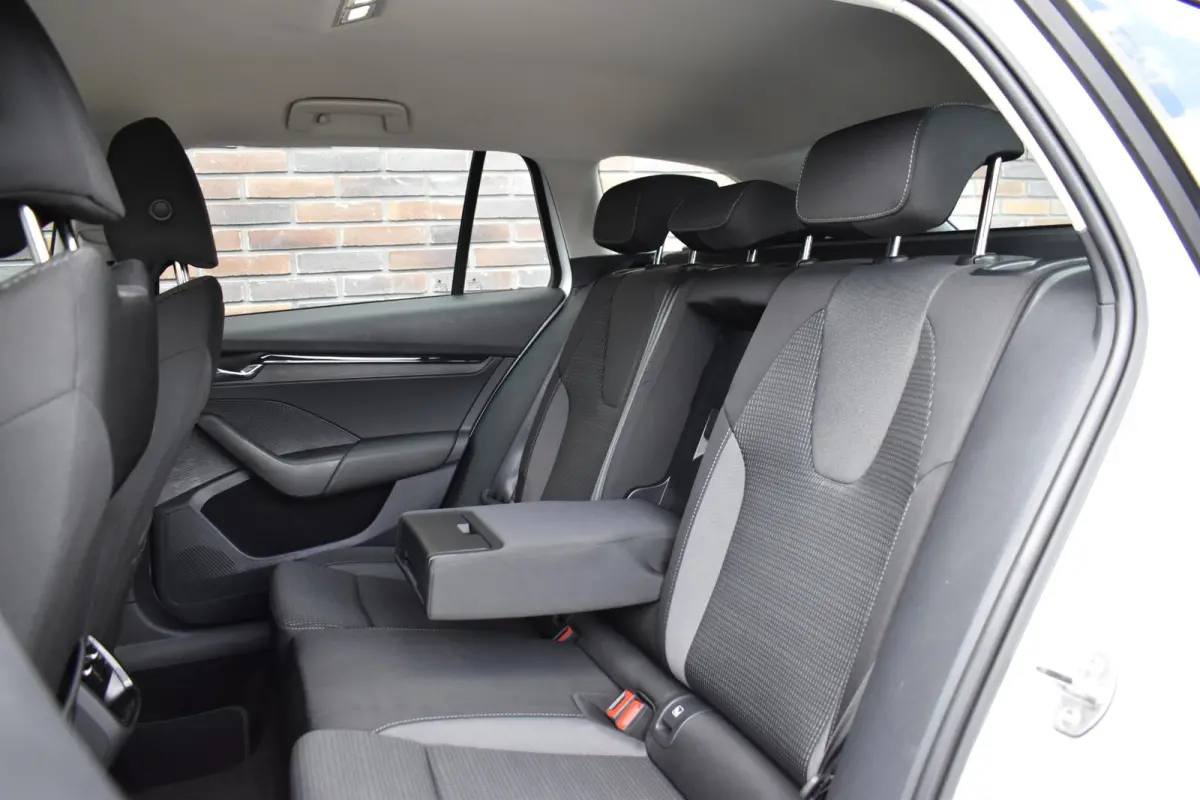1.0 e-TSI Ambition VirtualCockpit NAVI ECC