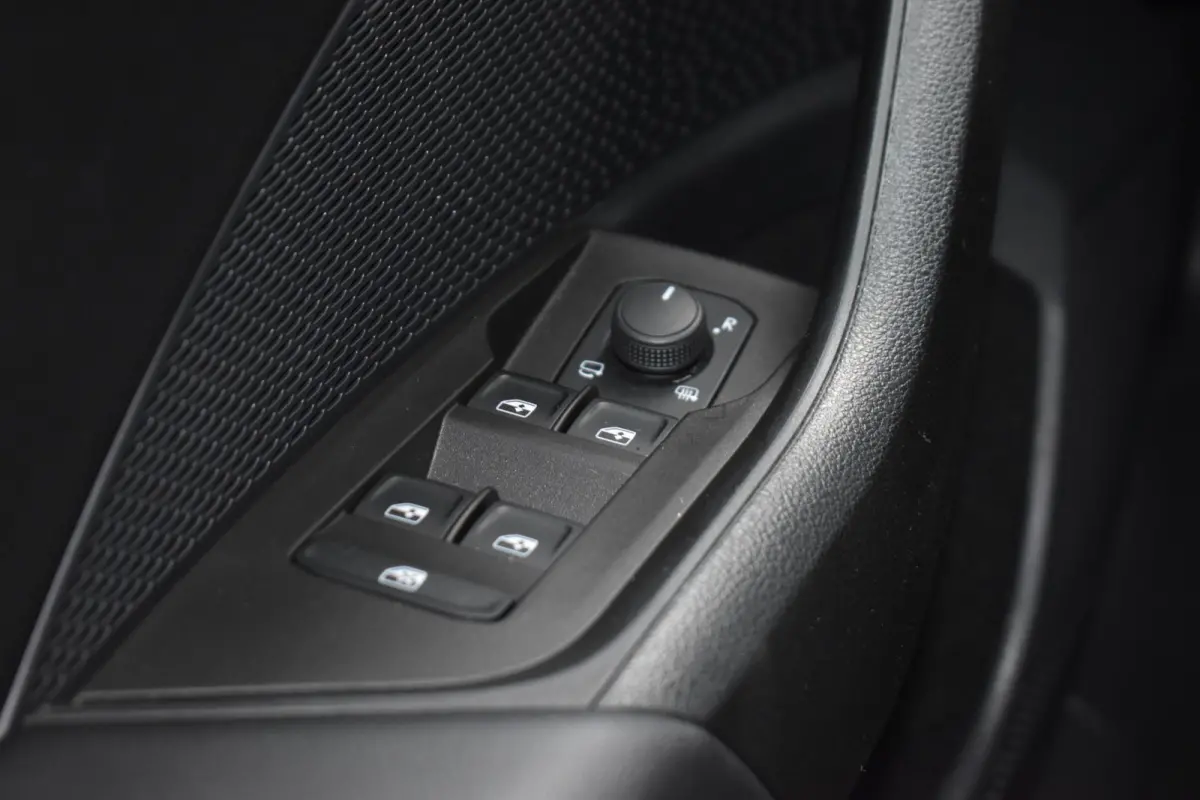 1.0 e-TSI Ambition VirtualCockpit NAVI ECC