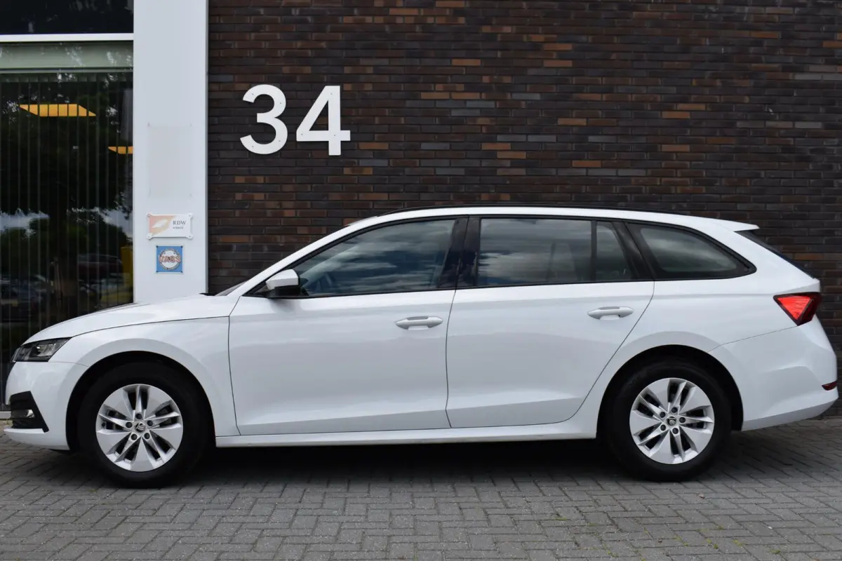 1.0 e-TSI Ambition VirtualCockpit NAVI ECC