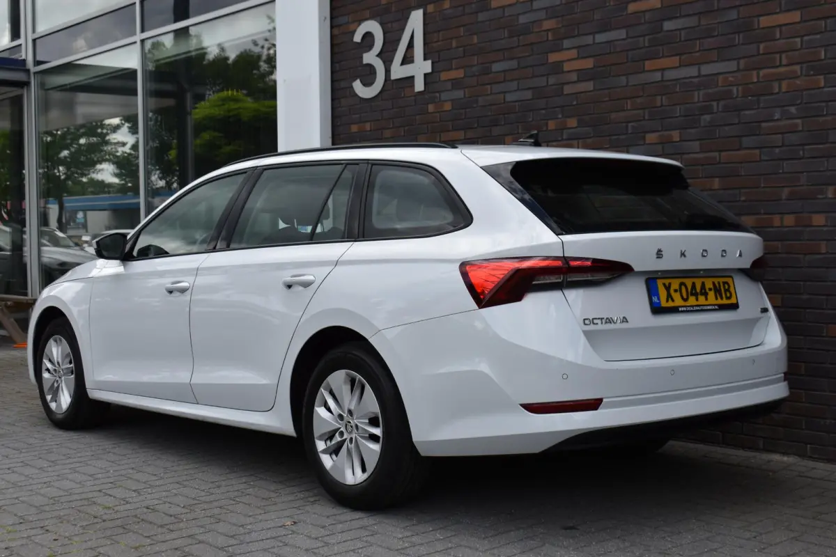 1.0 e-TSI Ambition VirtualCockpit NAVI ECC
