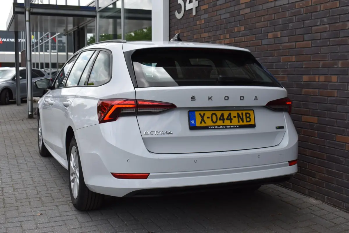 1.0 e-TSI Ambition VirtualCockpit NAVI ECC