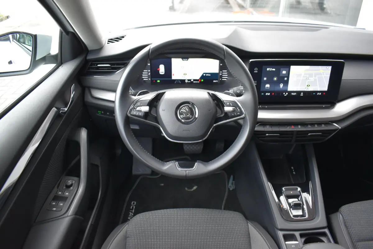 1.0 e-TSI Ambition VirtualCockpit NAVI ECC