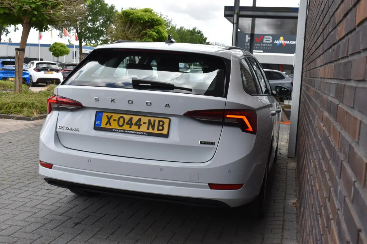 1.0 e-TSI Ambition VirtualCockpit NAVI ECC