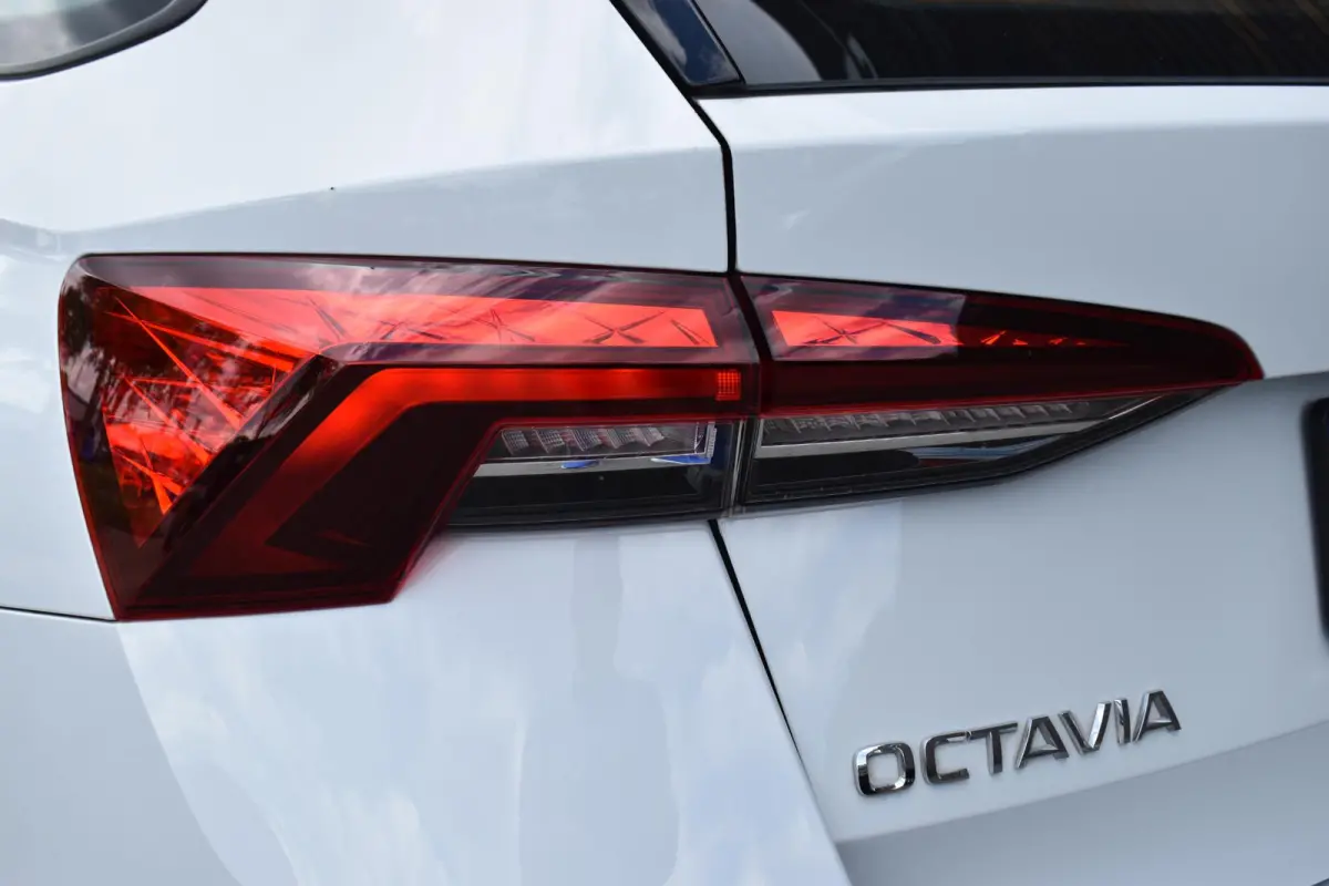 1.0 e-TSI Ambition VirtualCockpit NAVI ECC