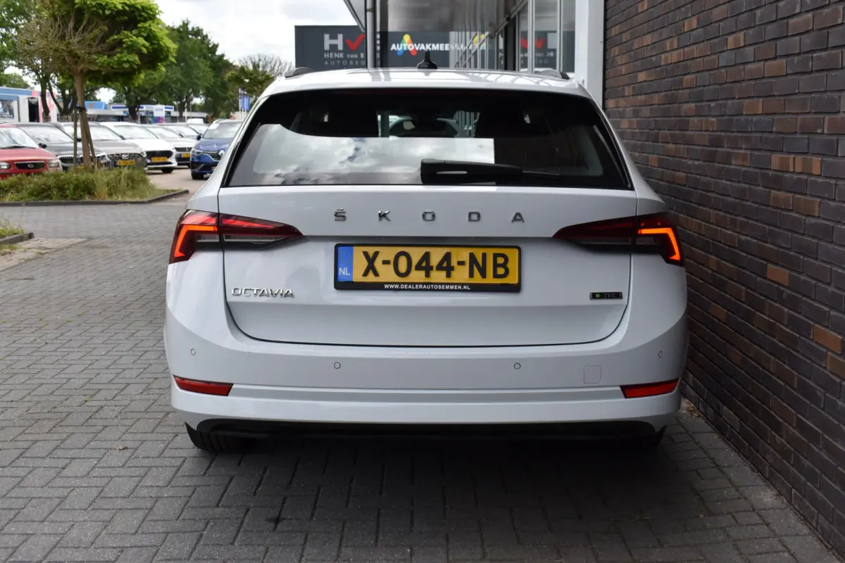1.0 e-TSI Ambition VirtualCockpit NAVI ECC