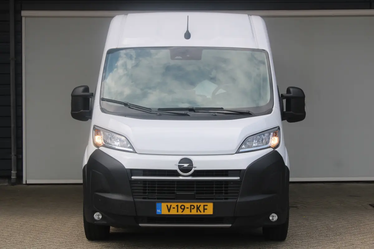 2.2D 140 S&S L3H2 3.5t | Automaat! | Camera | Parkeersensoren | Laadruimtebettimering | Cruise control |