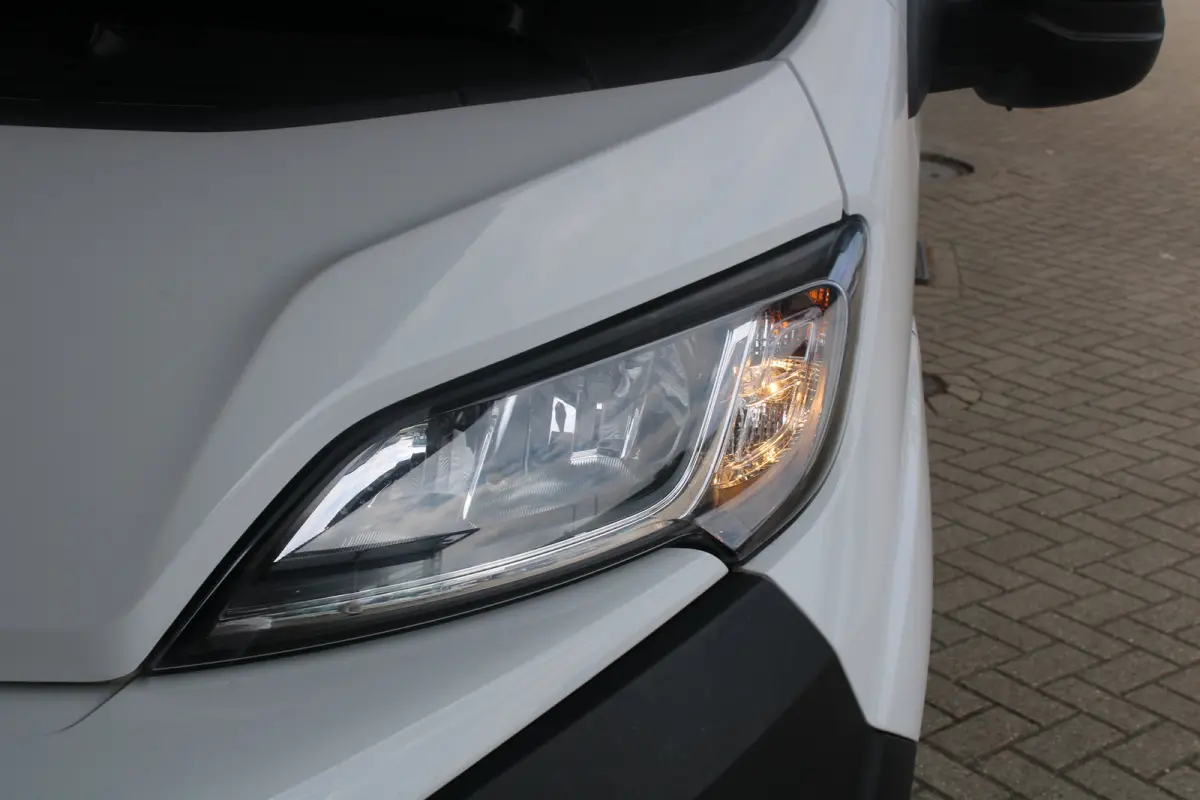 2.2D 140 S&S L3H2 3.5t | Automaat! | Camera | Parkeersensoren | Laadruimtebettimering | Cruise control |