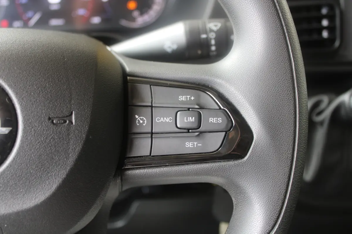 2.2D 140 S&S L3H2 3.5t | Automaat! | Camera | Parkeersensoren | Laadruimtebettimering | Cruise control |
