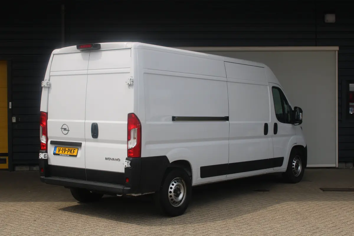 2.2D 140 S&S L3H2 3.5t | Automaat! | Camera | Parkeersensoren | Laadruimtebettimering | Cruise control |