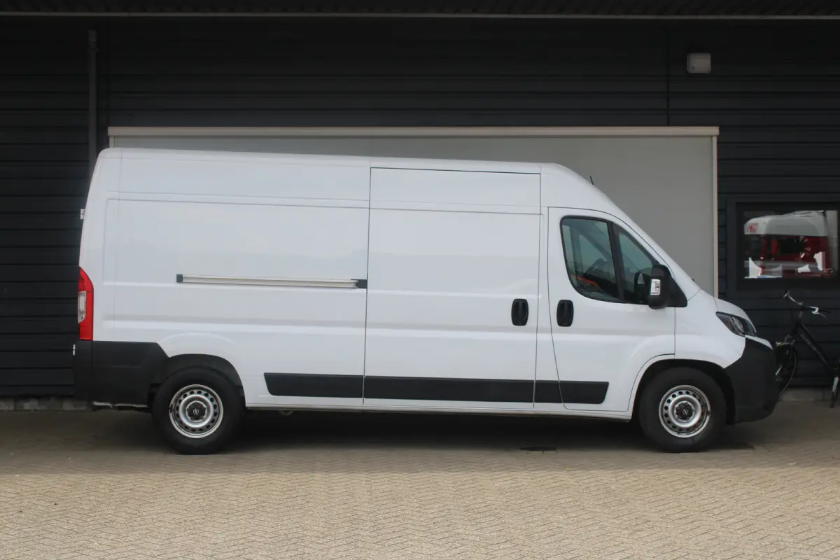 2.2D 140 S&S L3H2 3.5t | Automaat! | Camera | Parkeersensoren | Laadruimtebettimering | Cruise control |