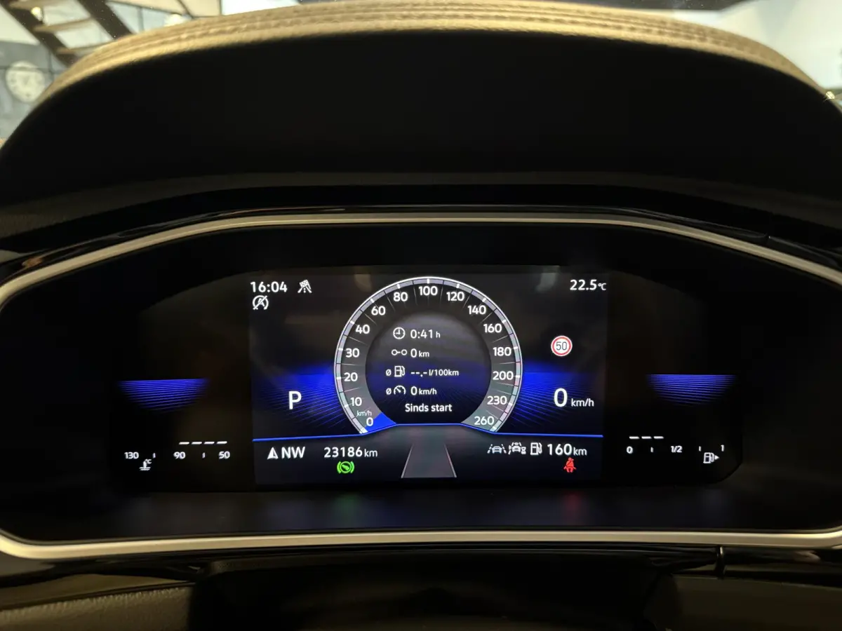 1.5 TSI R-Line DSG |Ergo bestuurderstoel|Stoelverwarming|NAVI&CARPLAY|TREKHAAK|IQ LED|CLIMA|