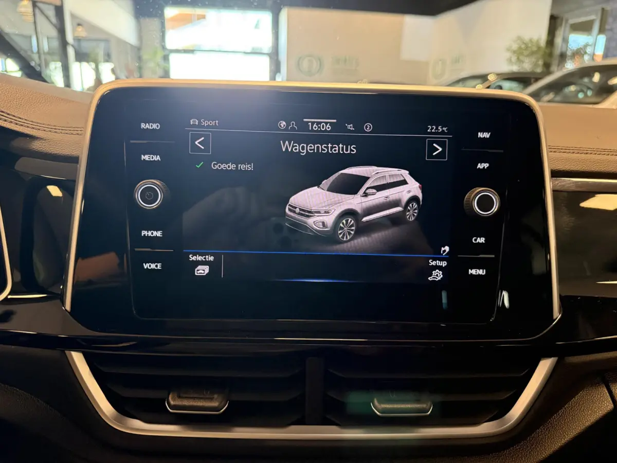 1.5 TSI R-Line DSG |Ergo bestuurderstoel|Stoelverwarming|NAVI&CARPLAY|TREKHAAK|IQ LED|CLIMA|