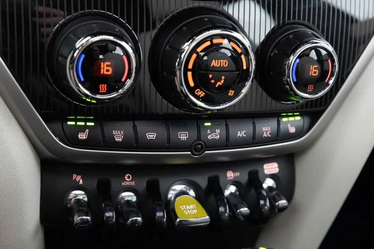 1.5 Cooper ALL4 Yours | LEDER | PANORAMADAK | harman/kardon | Head-Up