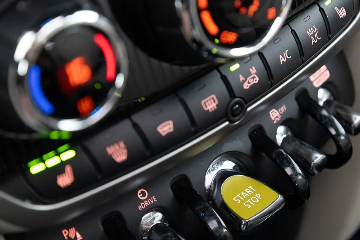 1.5 Cooper ALL4 Yours | LEDER | PANORAMADAK | harman/kardon | Head-Up