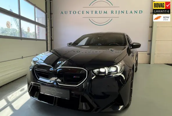 M5 Automaat, Carbon pakket, keramische remmen, HUD, Bowers & Wilkins, M Multifunctionele Stoelen