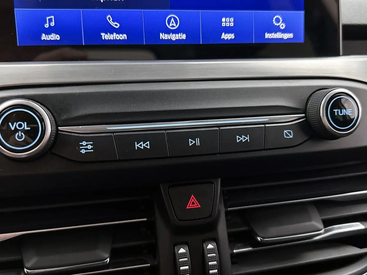 1.0 EcoBoost Hybrid Titanium X Business | ACHTERUITRIJCAMERA | NAVIGATIE | BLUETOOTH | CRUISE CONTROL | BANG & OLUFSEN | PARK ASSIST | DAB RADIO |