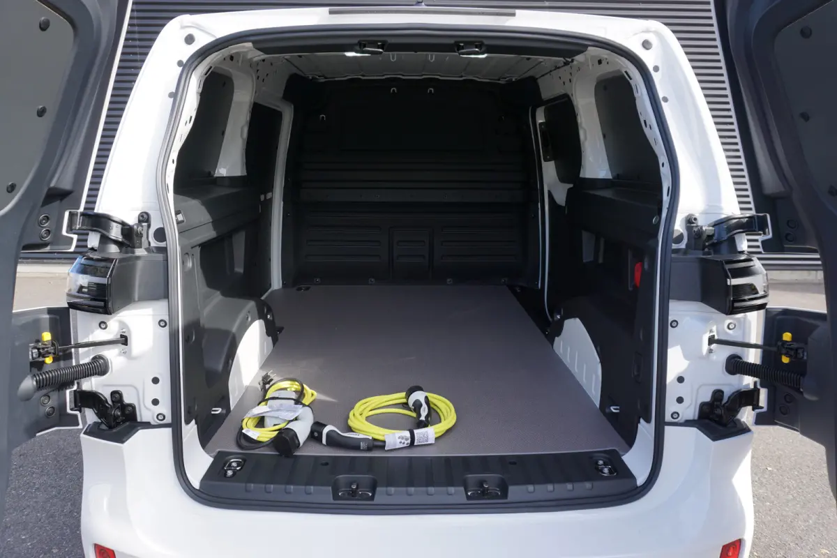 79kWh Accu 286 PK Achterdeuren 3-Zits Camera ACC Trekhaak Cruise Standkachel Apple Carplay