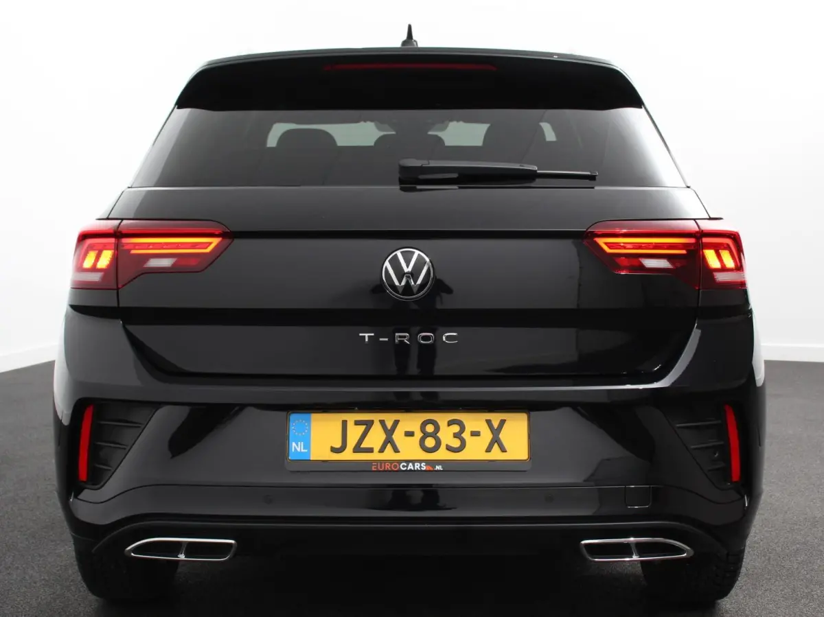 1.5 TSI DSG R-Line Climate control Adaptieve cruise control LED Navigatie Achteruitrijcamera Parkeersensoren Apple Carplay Android Auto Radio