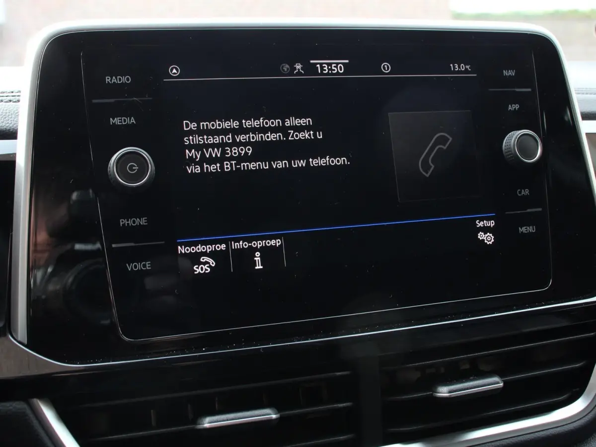 1.5 TSI DSG R-Line Climate control Adaptieve cruise control LED Navigatie Achteruitrijcamera Parkeersensoren Apple Carplay Android Auto Radio