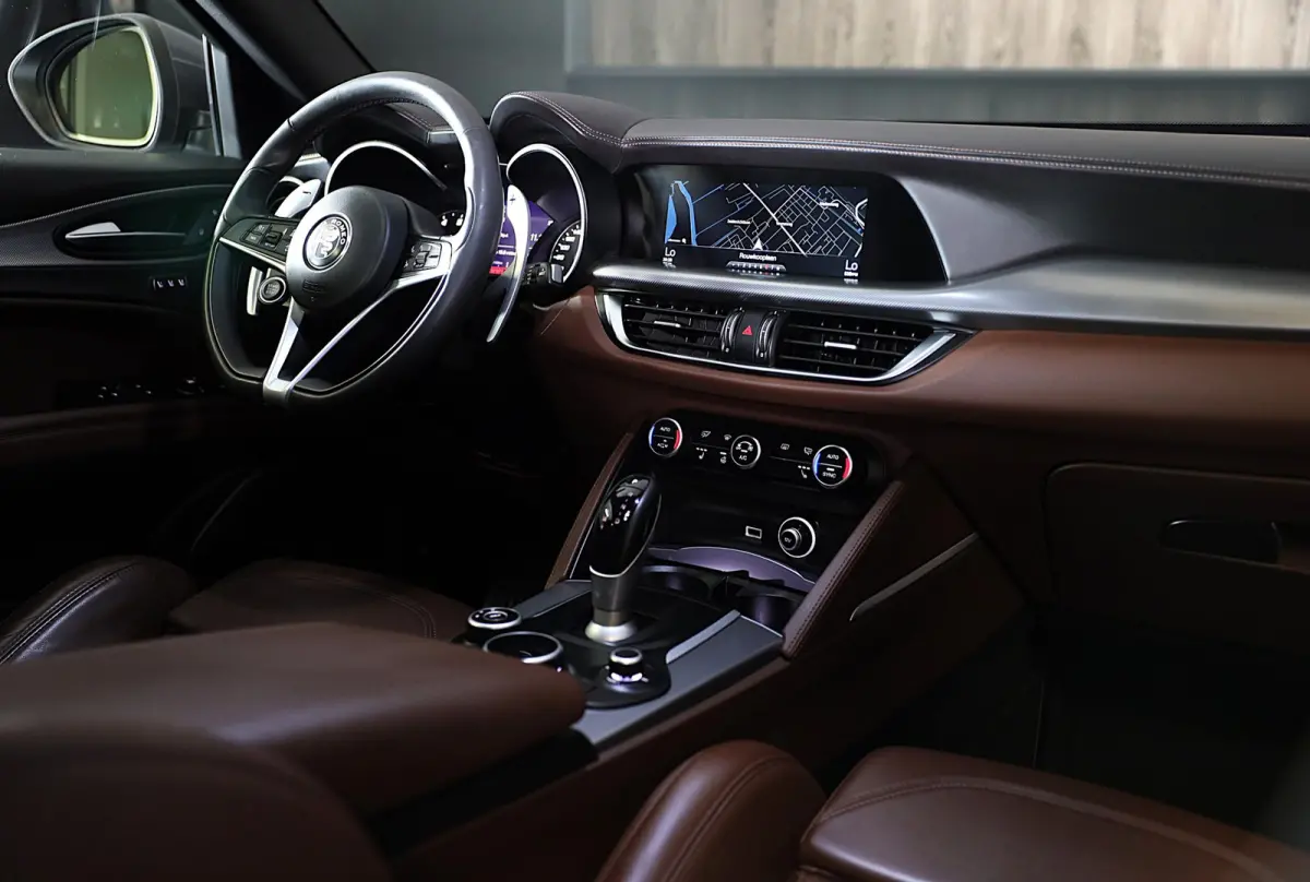 2.0 T AWD Veloce / Cognac Leder / Acc / Lane Assist / Memory / Elek Stoelen / Navi / Camera / 20 Inch