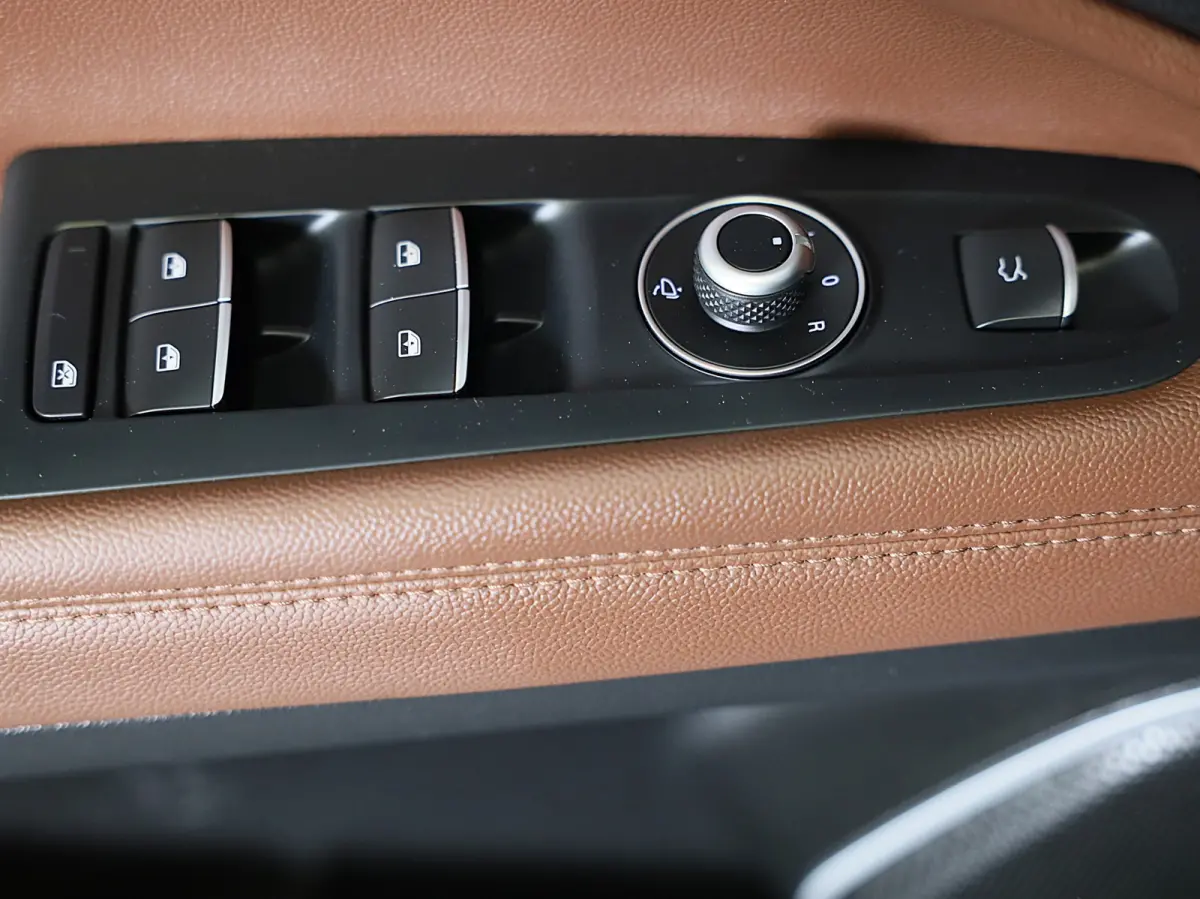 2.0 T AWD Veloce / Cognac Leder / Acc / Lane Assist / Memory / Elek Stoelen / Navi / Camera / 20 Inch