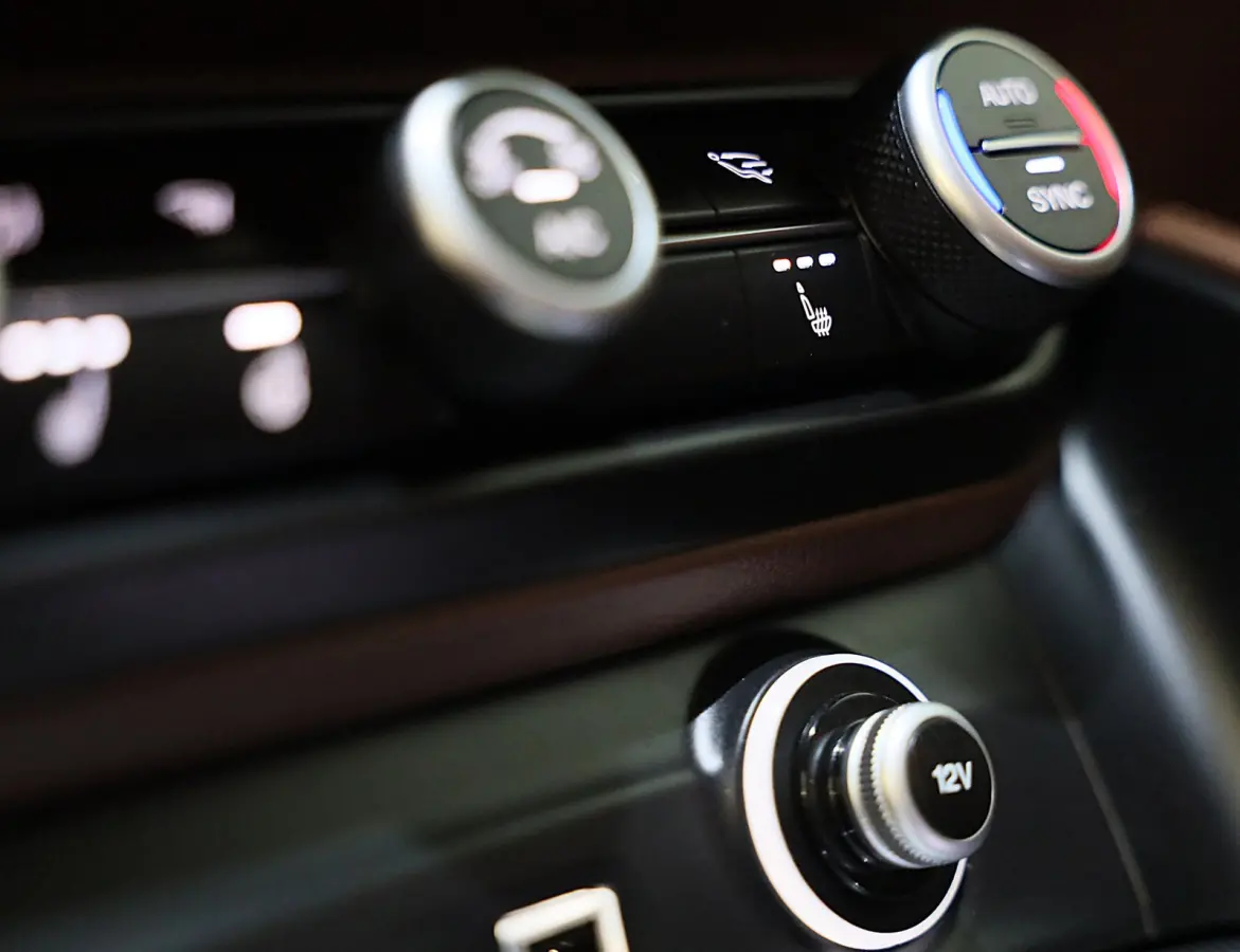 2.0 T AWD Veloce / Cognac Leder / Acc / Lane Assist / Memory / Elek Stoelen / Navi / Camera / 20 Inch