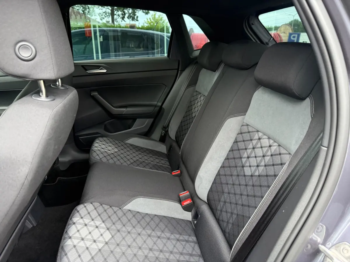 1.0 TSI R-Line - Automaat - Navi - Camera - LED - Climate - Org.nl