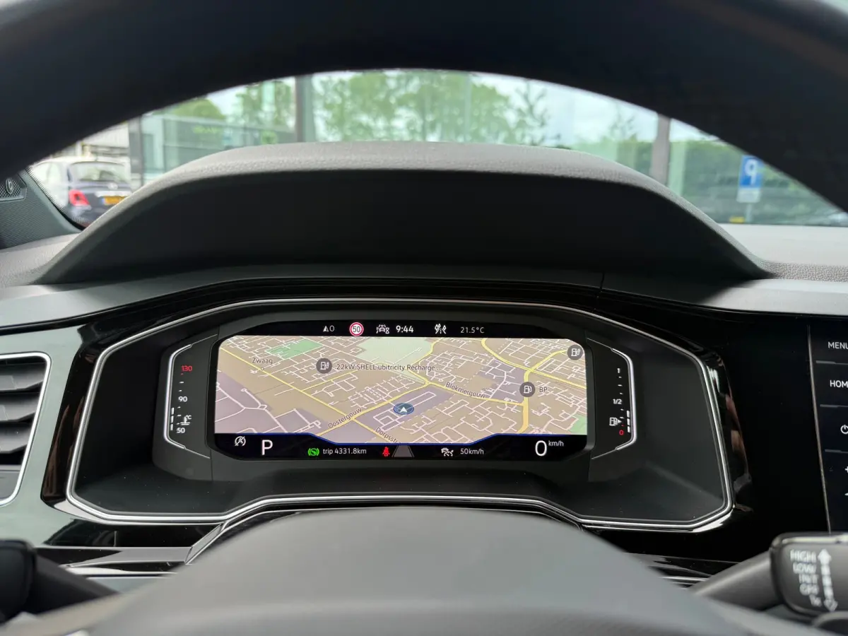 1.0 TSI R-Line - Automaat - Navi - Camera - LED - Climate - Org.nl