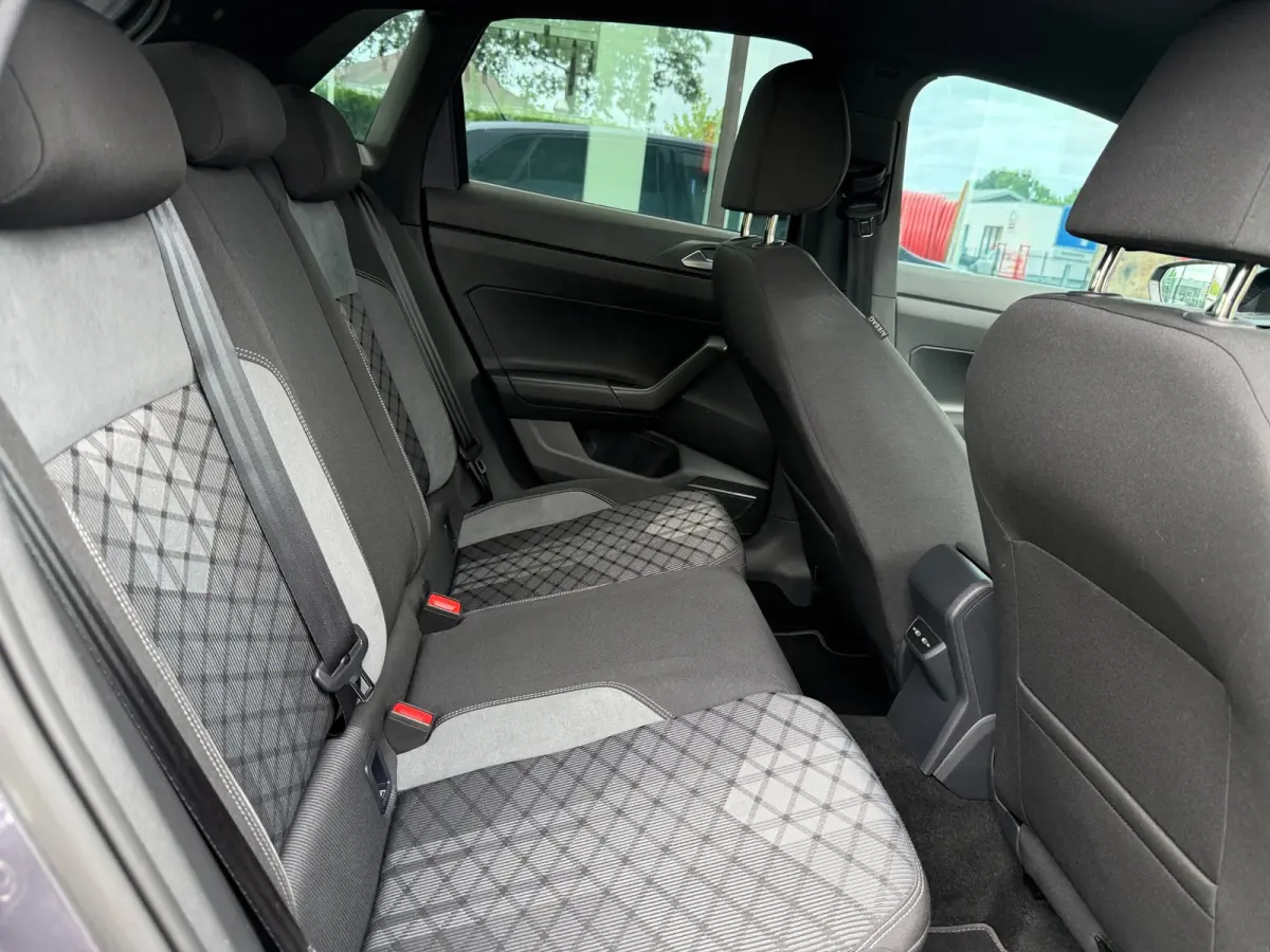1.0 TSI R-Line - Automaat - Navi - Camera - LED - Climate - Org.nl