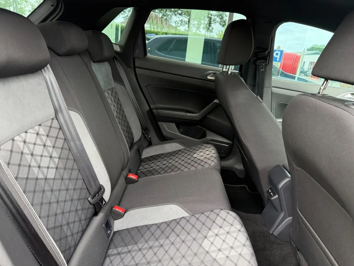 1.0 TSI R-Line - Automaat - Navi - Camera - LED - Climate - Org.nl