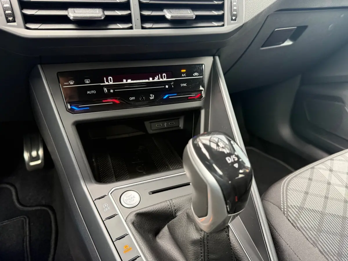 1.0 TSI R-Line - Automaat - Navi - Camera - LED - Climate - Org.nl