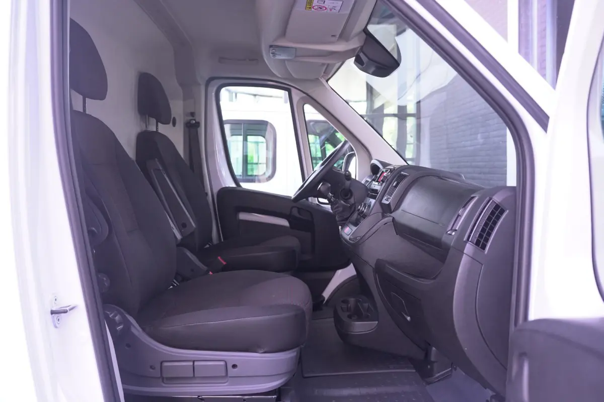 2.2 D 140 pk L4H2 Airco, Cruise Control Laadruimte Pakket, Lane Assist, Slechts 26 dkm, 2-Zits