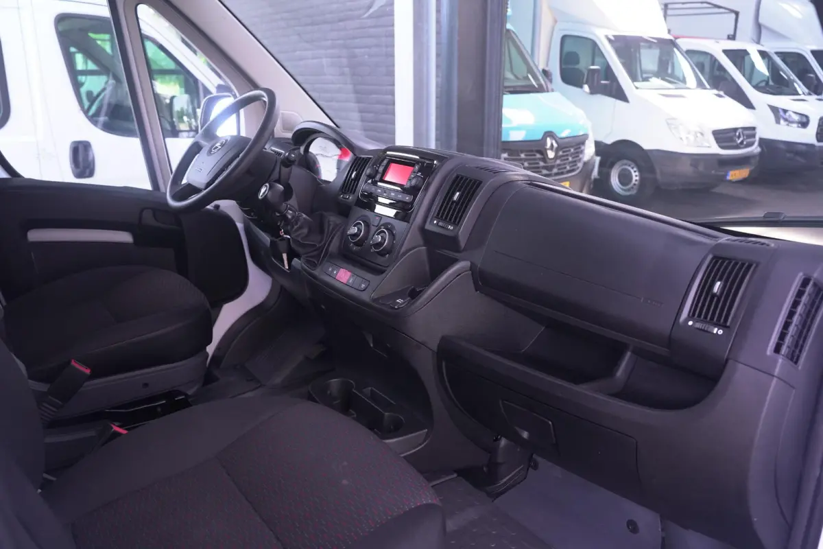 2.2 D 140 pk L4H2 Airco, Cruise Control Laadruimte Pakket, Lane Assist, Slechts 26 dkm, 2-Zits