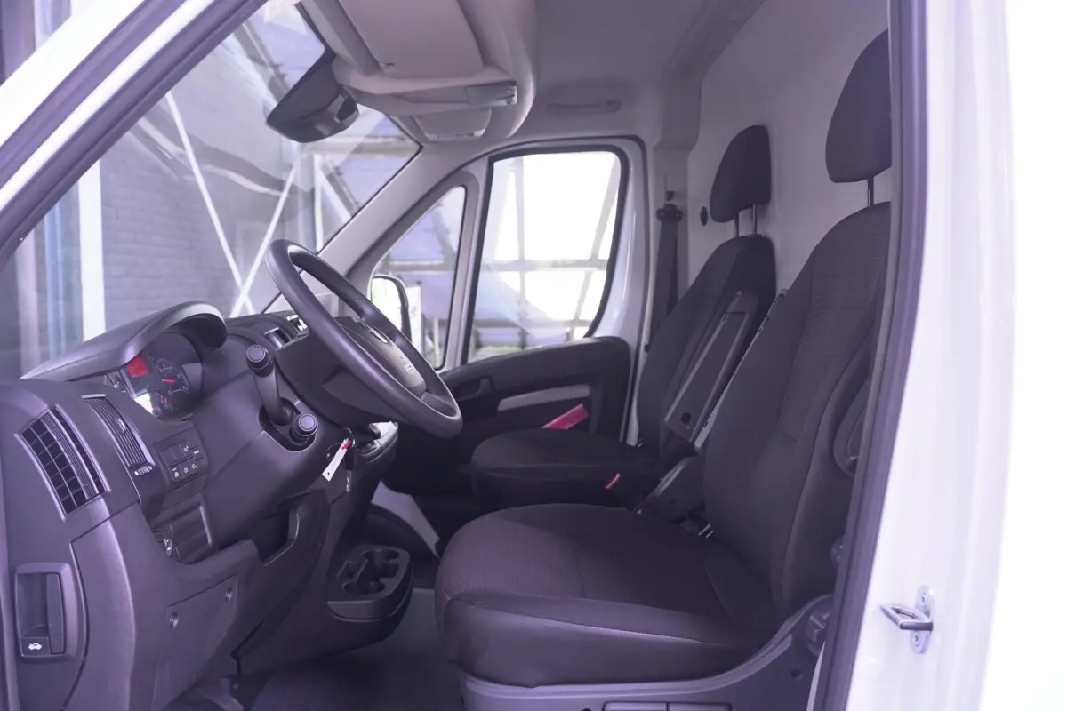 2.2 D 140 pk L4H2 Airco, Cruise Control Laadruimte Pakket, Lane Assist, Slechts 26 dkm, 2-Zits