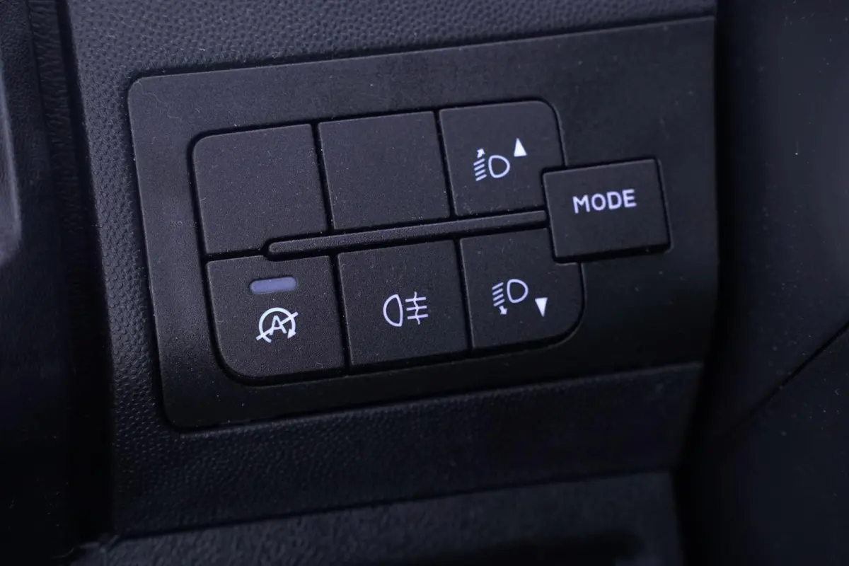 2.2 D 140 pk L4H2 Airco, Cruise Control Laadruimte Pakket, Lane Assist, Slechts 26 dkm, 2-Zits